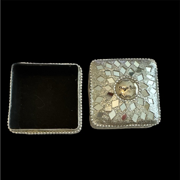 Small Wooden Lined Prayer Box Made in India. Artisan made. (1-B) - Picture 3 of 4